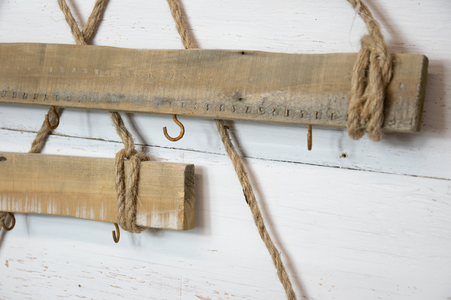 Hakenleiste mit vier Haken Garderobe Holz braun Landhausstil