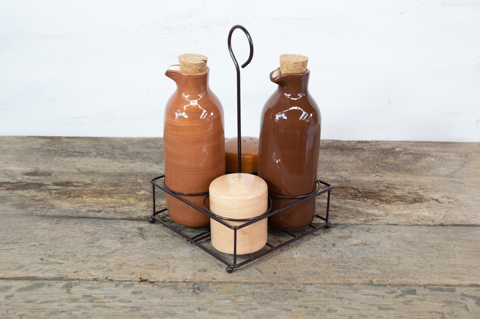 Essig- Öl- Pfeffer- und Salz Menage Keramik im braunen Metallständer Landhausstil