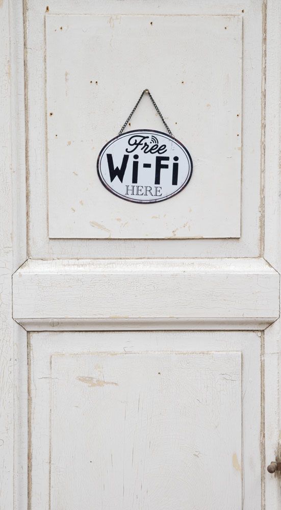 Schild Free WI-FI HERE Landhausstil