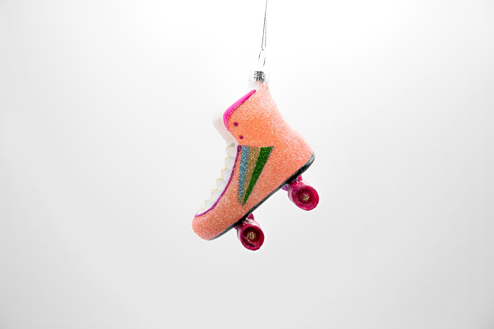 Sass & Belle Retro Rollerskate Weihnachtsschmuck    