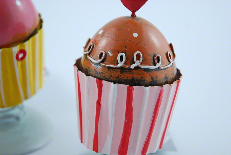 Gisela Graham Cupcake Wobbler