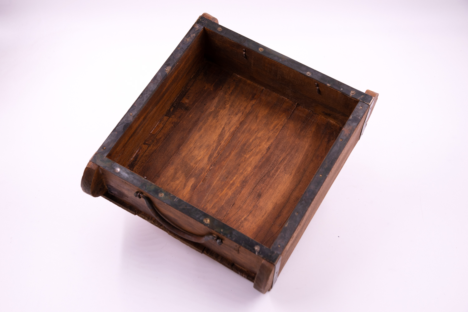 Kasten Ziegelform Holz braun mit Griffen Industriestil Landhausstil 