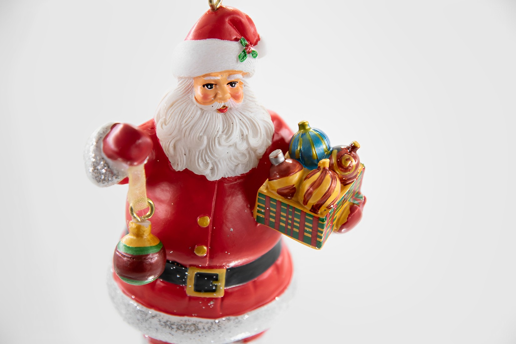 Kurt S. Adler Santa mit Christbaumkugeln Weihnachtsschmuck 