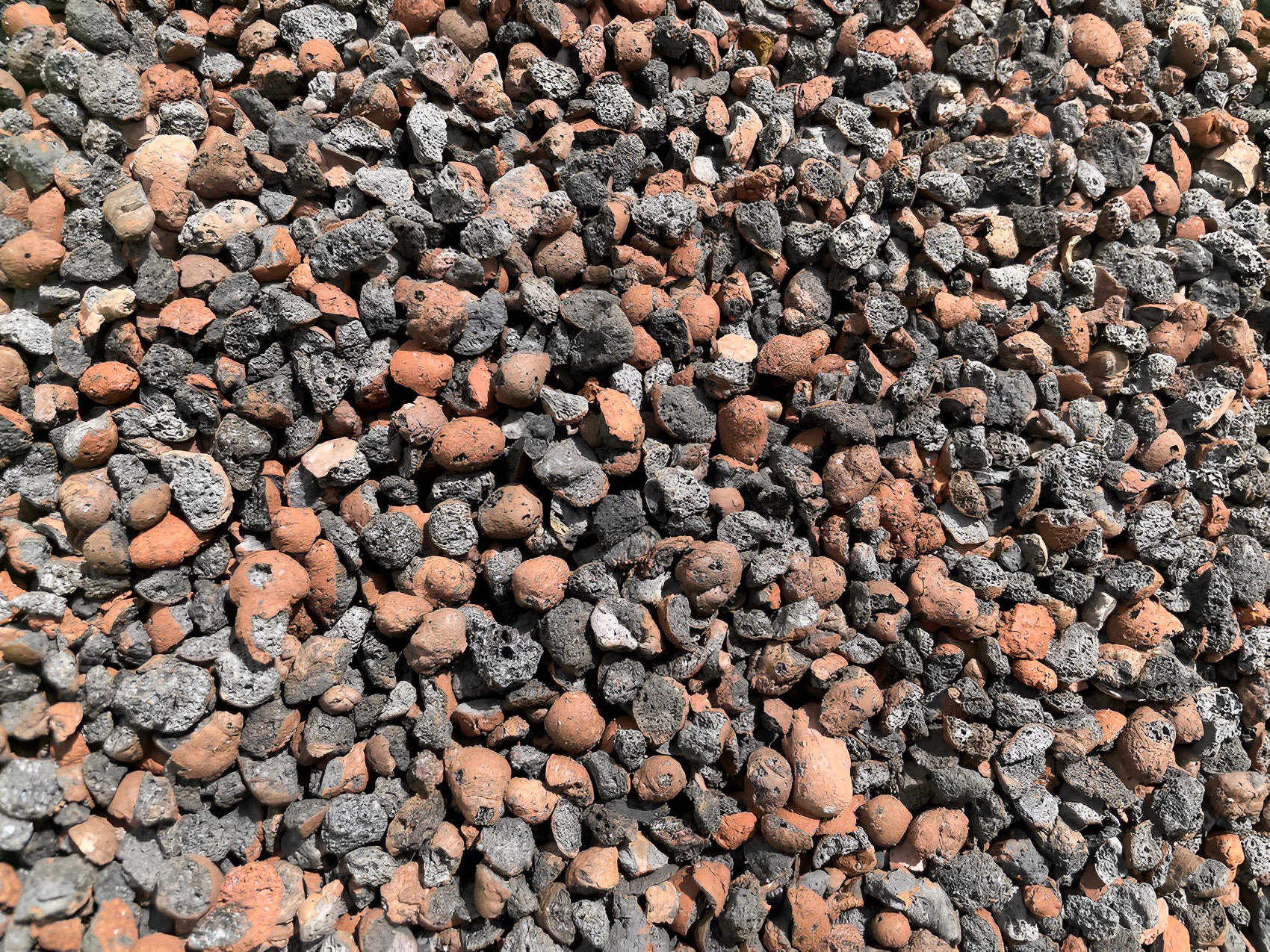 Aufgebrochener Blähton 2-8 mm 1 Kg